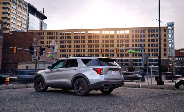 Ford Explorer ST 2020 sở hữu thiết kế thể thao hơn c&aacute;c phi&ecirc;n bản c&ograve;n lại