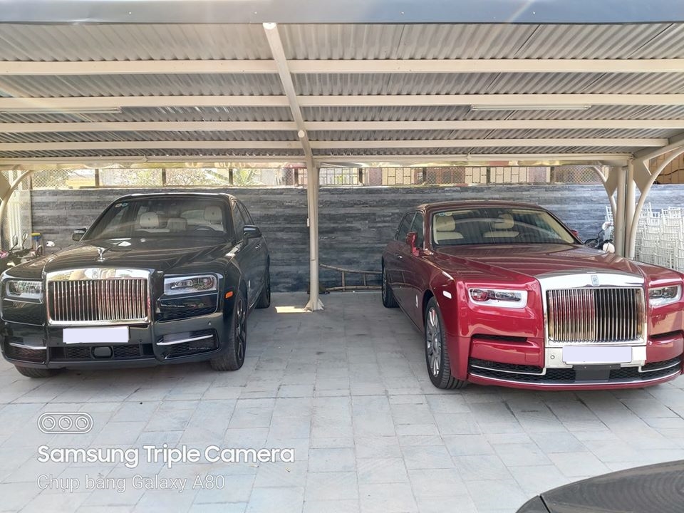 Choáng ngợp với hình ảnh Rolls-Royce Cullinan và Rolls-Royce Phantom VIII đỗ cạnh nhau trong bãi gửi xe Choáng ngợp với hình ảnh Rolls-Royce Cullinan và Rolls-Royce Phantom VIII đỗ cạnh nhau trong bãi gửi xe
