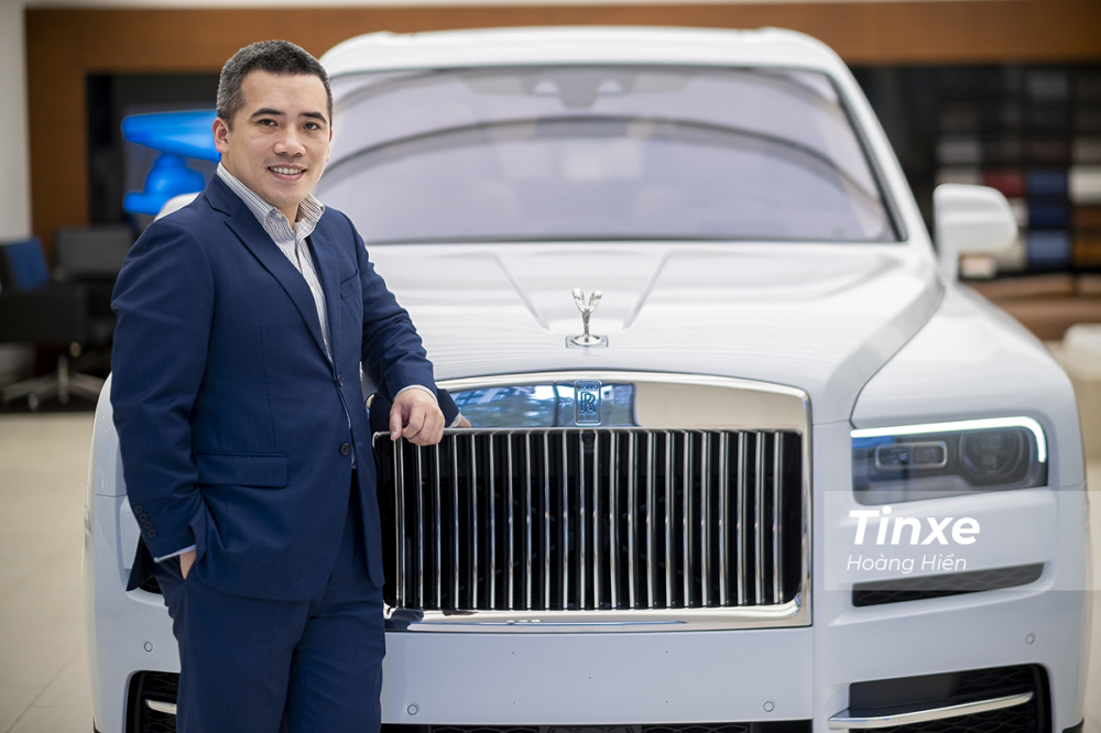 &Ocirc;ng Đo&agrave;n Hiếu Trung - đại diện của Rolls-Royce tại Việt Nam - rất tự tin khi cho biết sẽ c&oacute; những phi&ecirc;n bản đặc biệt của Rolls-Royce Cullinan d&agrave;nh ri&ecirc;ng cho kh&aacute;ch h&agrave;ng Việt.