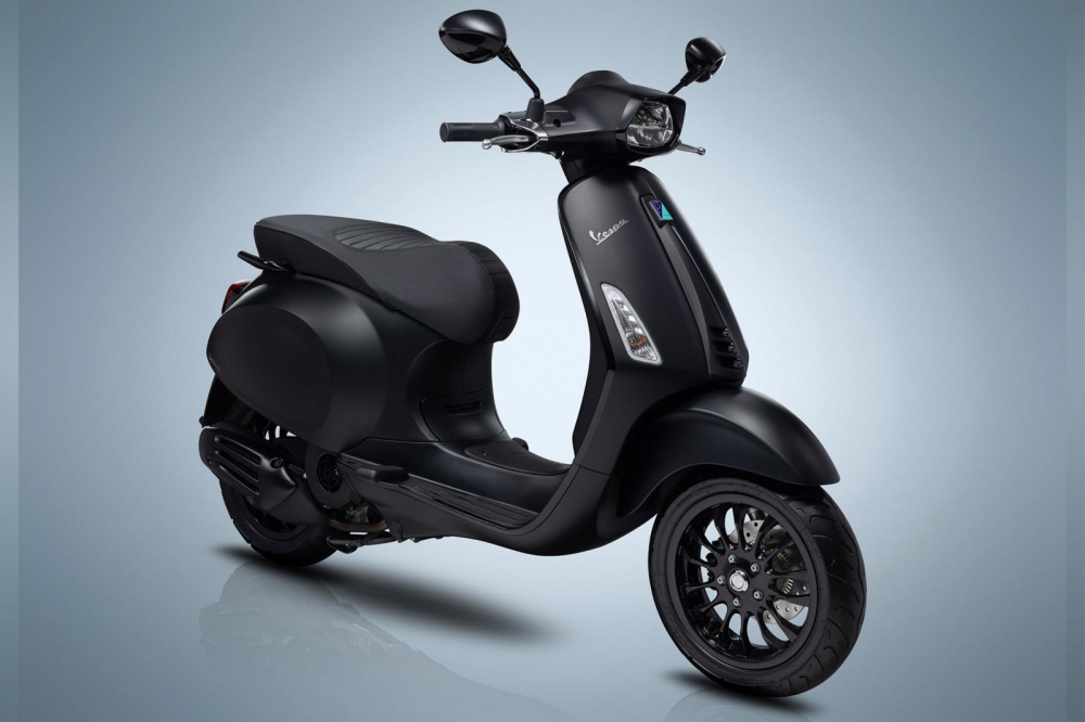 Vespa Sprint Notte