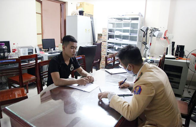 Trần Tuấn Ngọc tại cơ quan công an TP Thái Nguyên Trần Tuấn Ngọc tại cơ quan công an TP Thái Nguyên