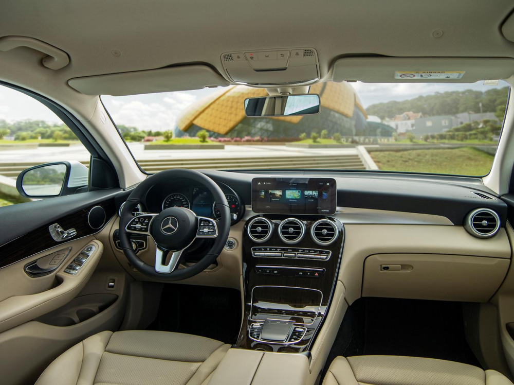 Nội thất của Mercedes-Benz GLC 200 2020