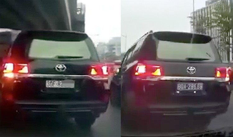 Chiếc Toyota Land Cruiser sử dụng thiết bị đảo biển số khi chạy trên đường Phạm Văn Đồng, Hà Nội Chiếc Toyota Land Cruiser sử dụng thiết bị đảo biển số khi chạy trên đường Phạm Văn Đồng, Hà Nội