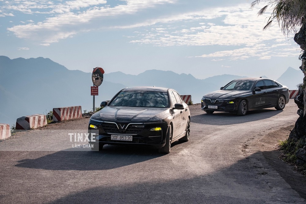 Trong năm 2019, VinFast nhận được 17.214 đơn đặt hàng cho 3 dòng xe ô tô, trong đó có 15.300 xe đã được sản xuất và tới tay khách hàng Trong năm 2019, VinFast nhận được 17.214 đơn đặt hàng cho 3 dòng xe ô tô, trong đó có 15.300 xe đã được sản xuất và tới tay khách hàng