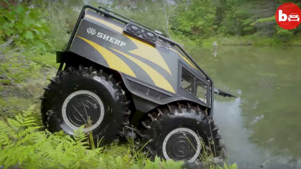 Sherp có thể dễ dàng di chuyển trên mặt đất và mặt nước Sherp có thể dễ dàng di chuyển trên mặt đất và mặt nước