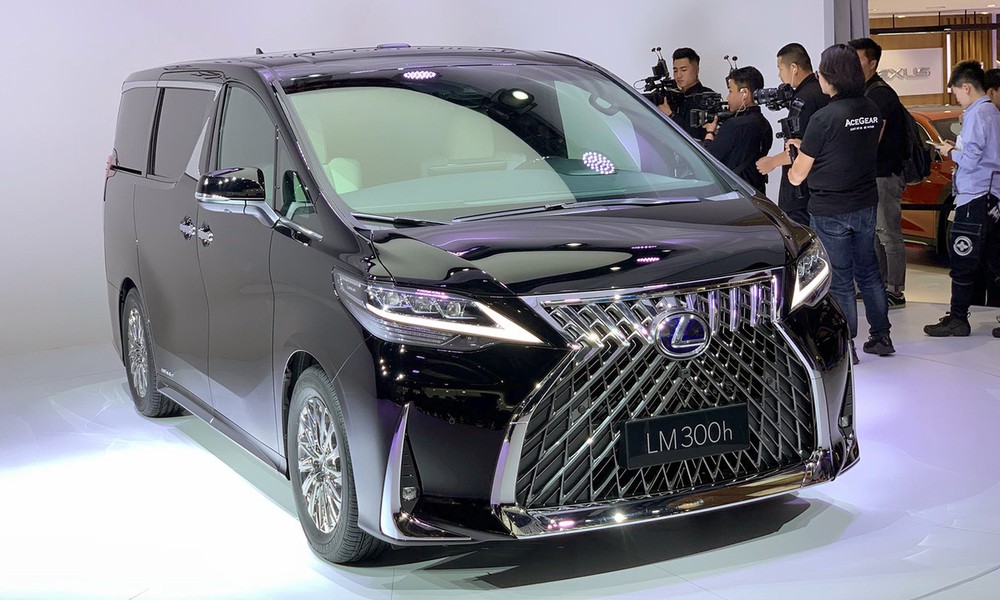 Lexus LM 2020 có giá hấp dẫn bất ngờ tại Philippines Lexus LM 2020 có giá hấp dẫn bất ngờ tại Philippines