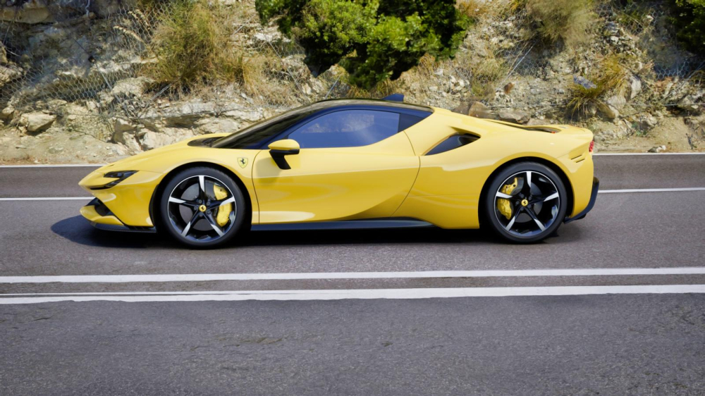 Ferrari SF90 Stradale có công suất tổng cộng 1.000 mã lực