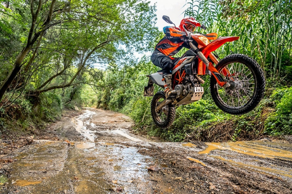 KTM 690 Enduro R 2020 ra mắt tại thị trường nước ngoài KTM 690 Enduro R 2020 ra mắt tại thị trường nước ngoài