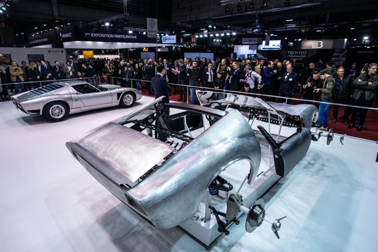 Được biết, chiếc siêu xe Lamborghini Miura SVJ được trưng bày ở triển lãm này có khung gầm số 4860 từng được Lamborghini chế tạo vào năm 1973 cho tay đua người Đức Hubert Hahne. Hiện xe đã được hãng siêu xe Ý phục chế lại nhằm có thể trả lại cho chiếc Lamborghini Miura SVJ #4860 tình trạng như ban đầu.