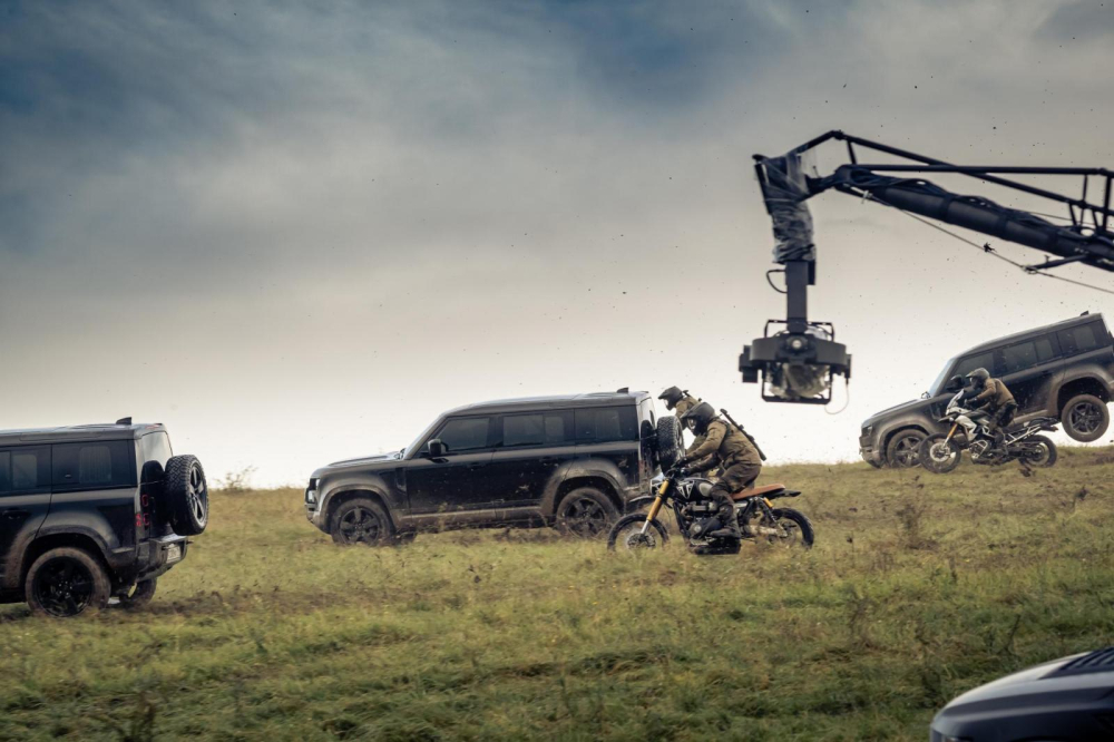 Land Rover Defender 2020 sẽ ch&iacute;nh thức tới tay người ti&ecirc;u d&ugrave;ng trong m&ugrave;a xu&acirc;n n&agrave;y