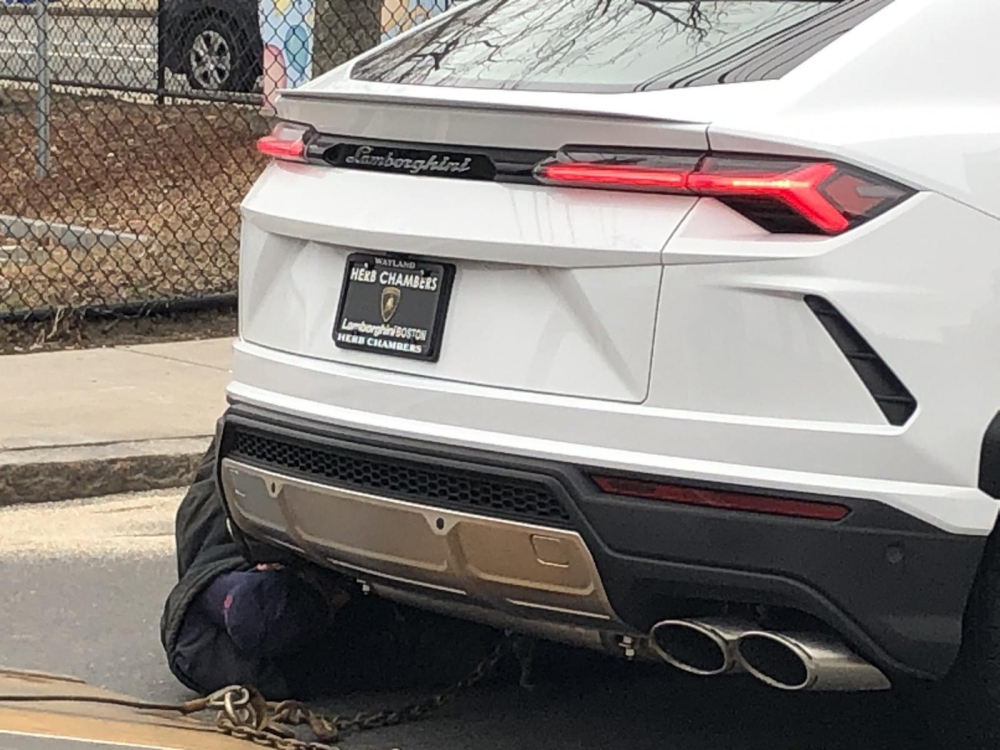 Đây là 2 chiếc Lamborghini Urus bị ăn trộm tại một đại lý