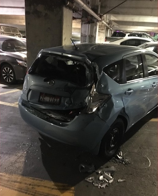Chiếc Nissan Versa Note biến dạng đu&ocirc;i xe
