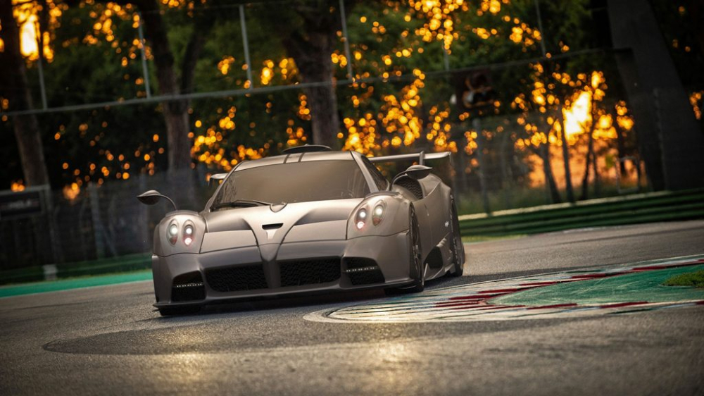 Những thông tin về siêu xe Pagani Huayra Imola chỉ xoay quanh số lượng xe 5 chiếc được sản xuất trên toàn thế giới và tất cả đều đã có chủ nhân đặt mua từ trước đó. Giá bán cho mỗi chiếc Pagani Huayra Imola sẽ là 5 triệu đô la, tương đương 116 tỷ đồng. Nếu so với giá xuất xưởng chiếc Pagani Huayra của Minh Nhựa, Pagani Huayra Imola đắt gần 4 lần.