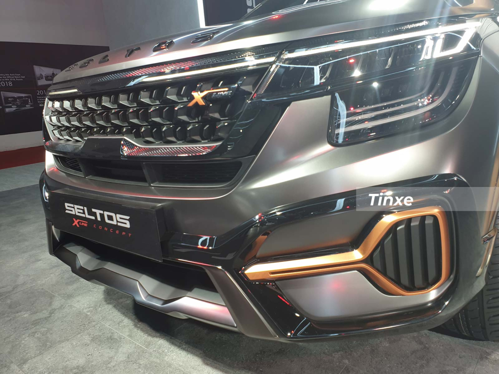 Kia Seltos X-Line có những chi tiết màu cam trên cản trước