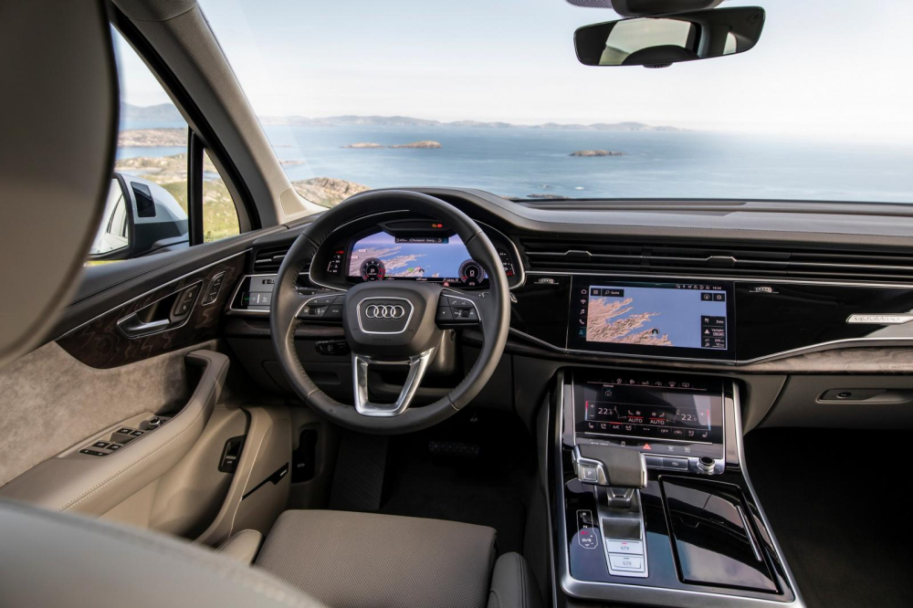 Nội thất xe Audi Q7 45 TFSI 2020