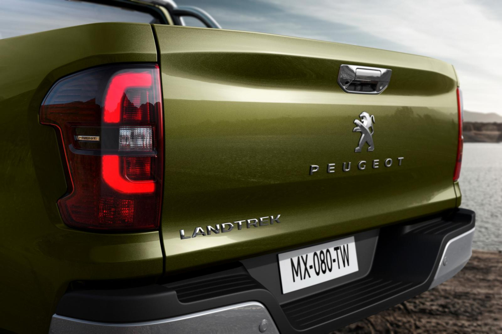 Peugeot Landtrek c&oacute; 2 t&ugrave;y chọn động cơ