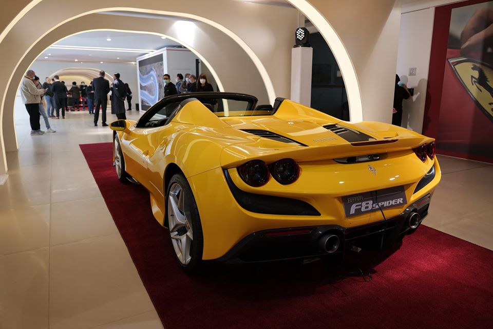 Ferrari F8 Spider thực chất là biến thể của siêu xe mui trần Ferrari F8 Tributo đã có ít nhất 2 chiếc xuất hiện tại Việt Nam theo diện tạm nhập tái xuất. Ferrari F8 Spider thực chất là biến thể của siêu xe mui trần Ferrari F8 Tributo đã có ít nhất 2 chiếc xuất hiện tại Việt Nam theo diện tạm nhập tái xuất.