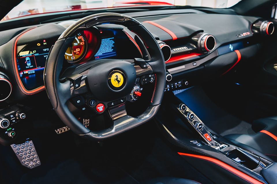 Siêu xe Ferrari 812 GTS có khả năng tăng tốc từ vị trí đứng yên lên 100 km/h chỉ trong thời gian 2,9 giây, từ 0-200 km/h là trong 8,3 giây trước khi đạt tốc độ tối đa là 340 km/h. Các thông số này tương đương với phiên bản Ferrari 812 Superfast.