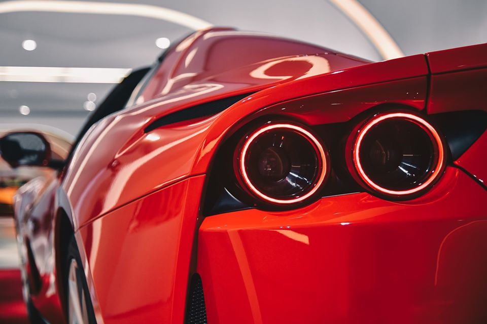 Còn đây là đèn hậu đôi của Ferrari 812 GTS.