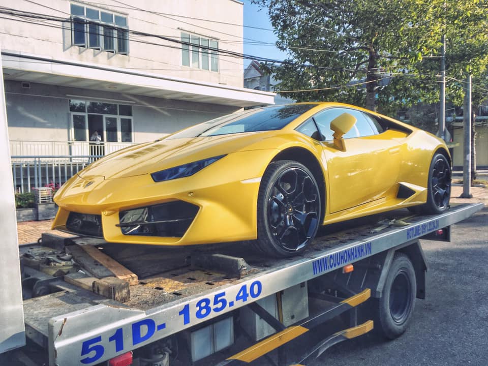 Doanh nhân Cần Thơ đã giải cứu siêu xe Lamborghini Huracan LP580-2 màu vàng độc nhất Việt Nam sau hơn 3 năm ở showroom chính hãng