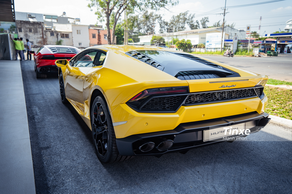 L&uacute;c ban đầu, những chiếc si&ecirc;u xe Lamborghini Huracan LP580-2 ch&iacute;nh h&atilde;ng được ch&agrave;o b&aacute;n với mức gi&aacute; b&aacute;n khoảng 14,388 tỷ đồng. Sau ng&agrave;y 1/7/2016, những chiếc Lamborghini Huracan LP580-2 bị tăng gi&aacute; b&aacute;n l&ecirc;n đến 19,899 tỷ đồng.