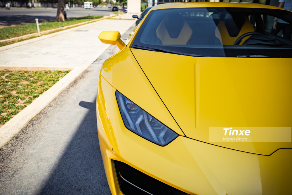 Si&ecirc;u xe Lamborghini Huracan LP580-2 mới b&agrave;n giao cho doanh nh&acirc;n Cần Thơ mang ngoại thất m&agrave;u v&agrave;ng Giallo Inti