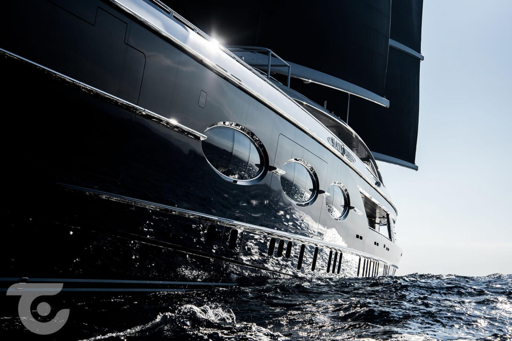 Nó được chế tạo bởi Oceanco và chiêu mộ sự góp sức của nhiều nhà thiết kế danh tiếng
