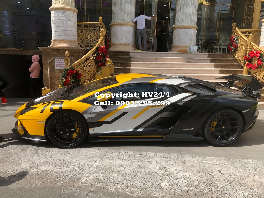 Còn đây là Lamborghini Aventador S LP740-4 đầu tiên về Việt Nam Còn đây là Lamborghini Aventador S LP740-4 đầu tiên về Việt Nam