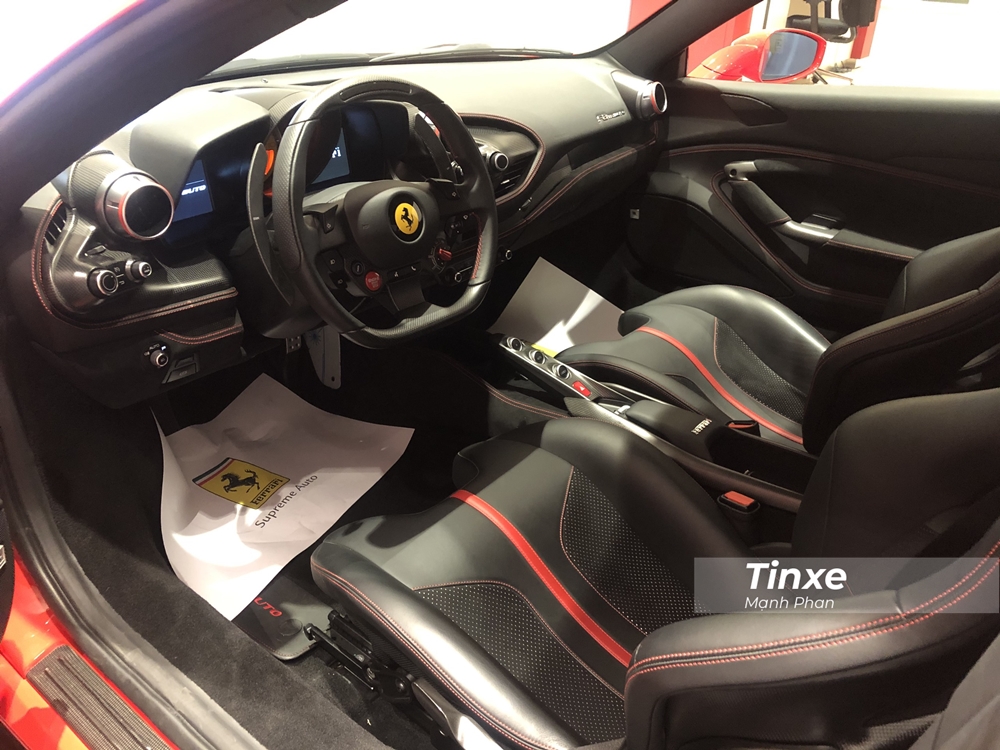 Nội thất siêu xe Ferrari F8 Tributo thứ 2 về Việt Nam Nội thất siêu xe Ferrari F8 Tributo thứ 2 về Việt Nam