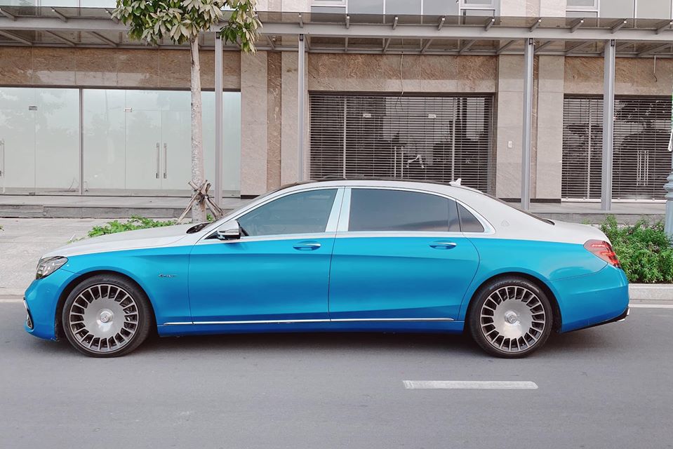 Diệp Lâm Anh cho biết, chiếc xe siêu sang Mercedes-Maybach S450 4 Matic mình rao bán thuộc đời 2018 và đã chạy được quãng đường dài hơn 15.000 km. Diệp Lâm Anh cho biết, chiếc xe siêu sang Mercedes-Maybach S450 4 Matic mình rao bán thuộc đời 2018 và đã chạy được quãng đường dài hơn 15.000 km.