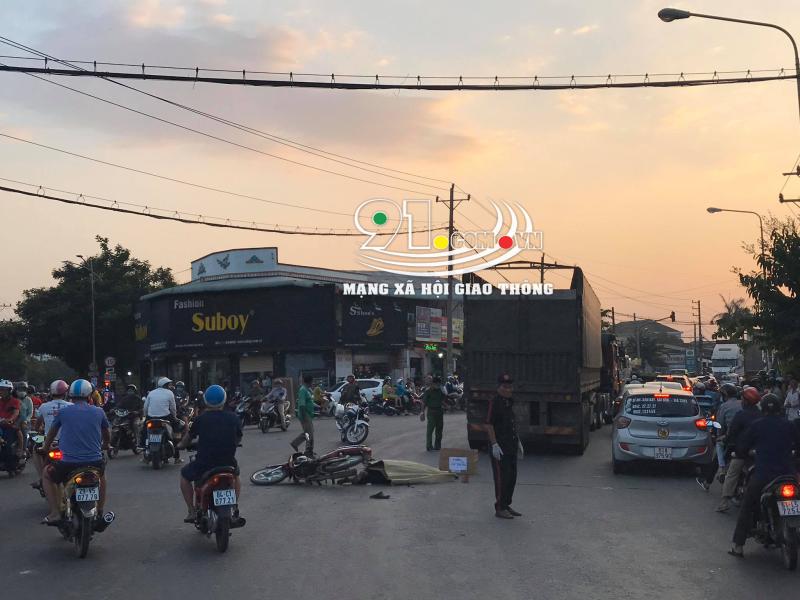 Vụ tai nạn làm giao thông qua khu vực này bị ùn tắc nghiêm trọng