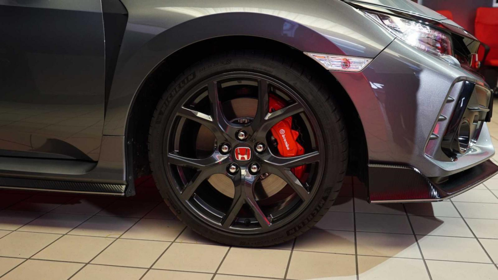 Bộ vành hợp kim 19 inch cùng lốp Michelin Pilot Sports 4S