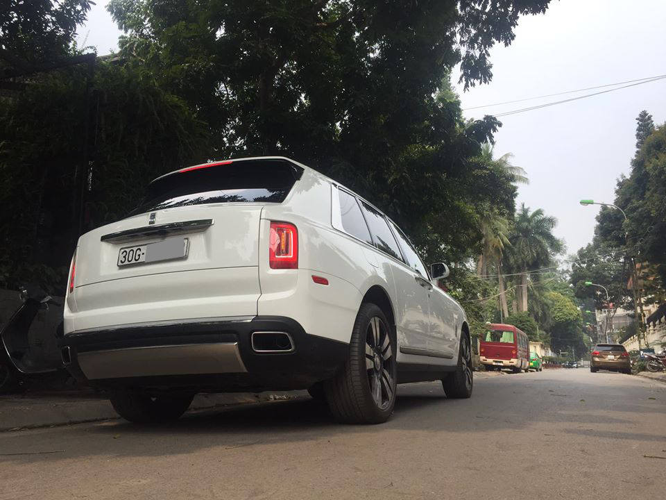 Rolls-Royce Cullinan c&oacute; thể đ&atilde; c&oacute; số lượng hơn 10 chiếc tại Việt Nam