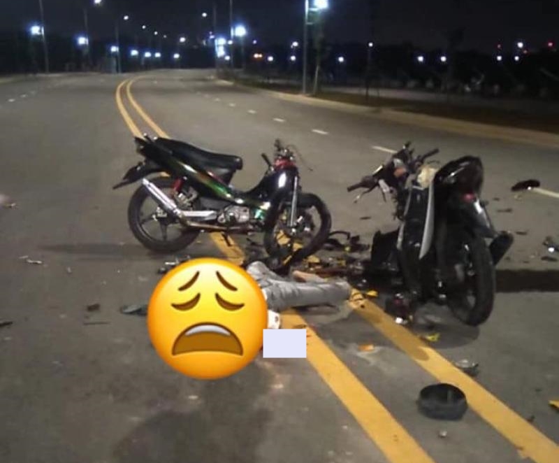 Hai chiếc xe m&aacute;y bị t&ocirc;ng n&aacute;t b&eacute;t