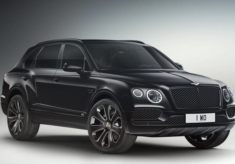 Cận cảnh một chiếc Bentley Bentayga V8 phiên bản Design Series màu đen Cận cảnh một chiếc Bentley Bentayga V8 phiên bản Design Series màu đen