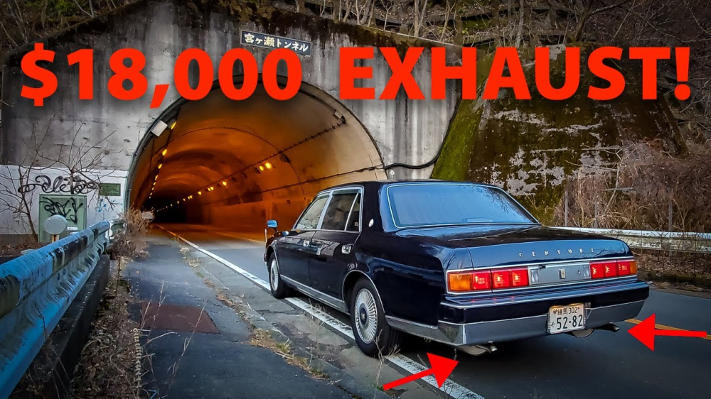 Hệ thống ống xả Brilliant Exhaust khiến chiếc xe biết gầm r&uacute; như xe đua