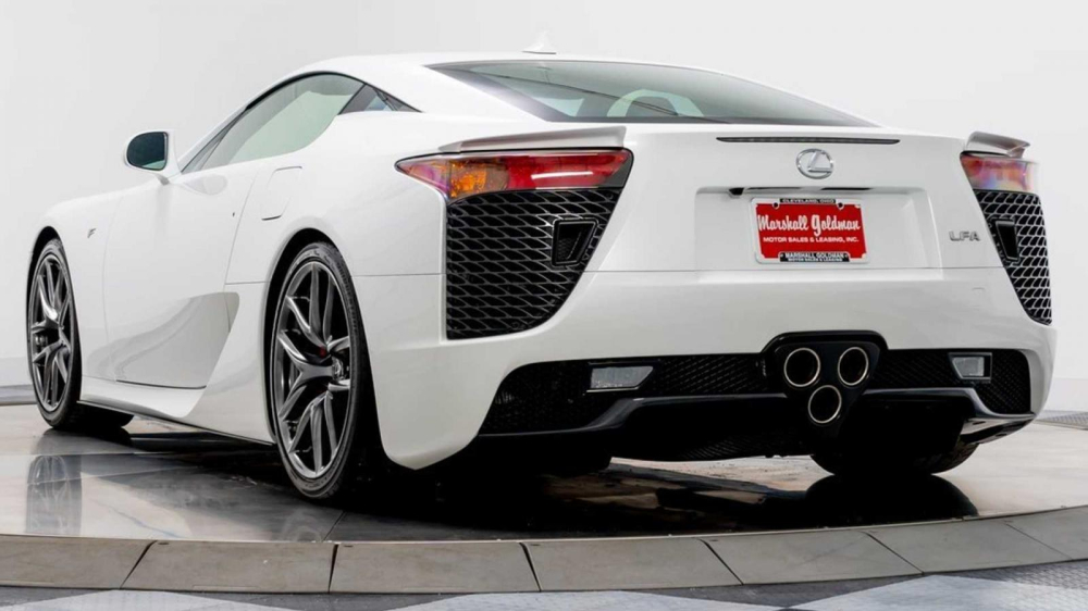 Đây là chiếc siêu xe Lexus LFA thứ hai của Paris Hilton Đây là chiếc siêu xe Lexus LFA thứ hai của Paris Hilton