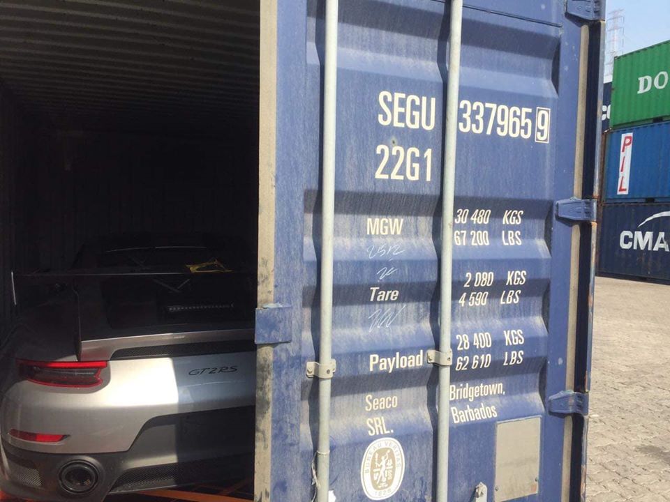 Mở công siêu xe Porsche 911 GT2 RS thứ 4 có mặt tại Việt Nam Mở công siêu xe Porsche 911 GT2 RS thứ 4 có mặt tại Việt Nam