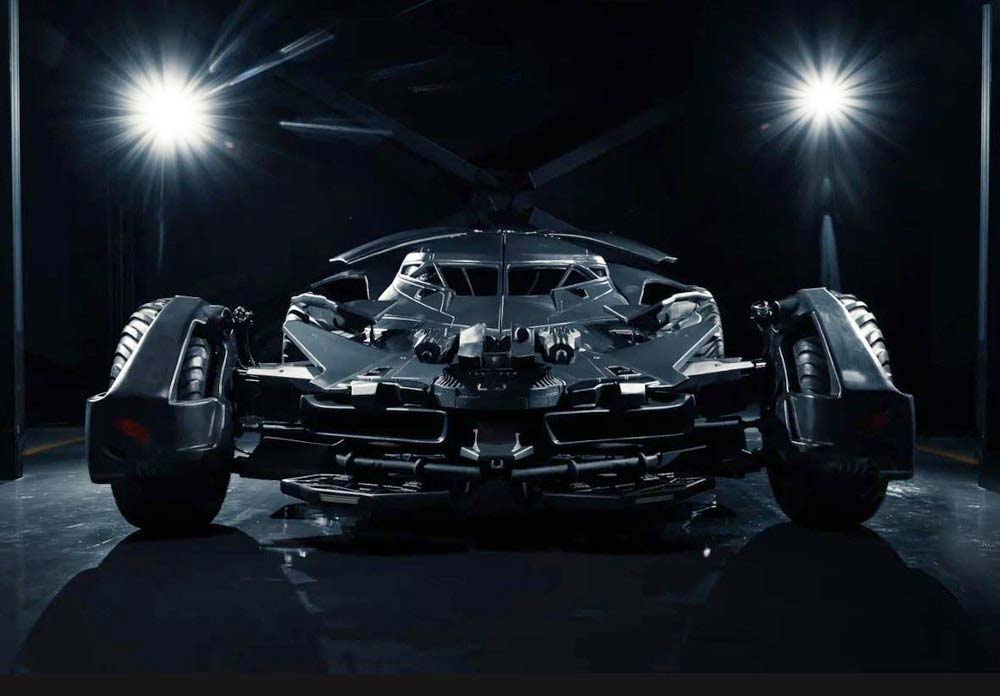 Chiếc Batmobile bản sao có cả súng giả trên đầu xe Chiếc Batmobile bản sao có cả súng giả trên đầu xe