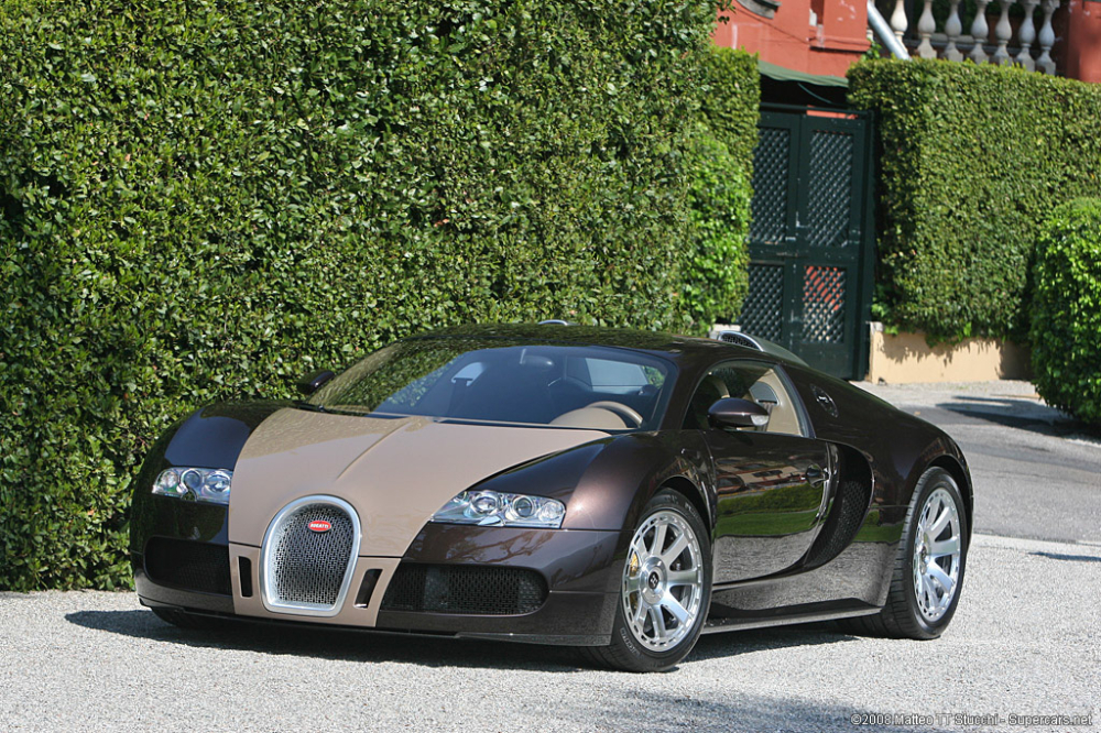 Còn chiếc siêu xe triệu đô Bugatti Veyron FBG par Hermes này thì lại có màu nâu nhạt rất ấn tượng phối cùng màu gỗ mun. Bộ áo này có tên gọi là Ebony Metallic cùng Etoupe. Hãy nhớ rằng, màu sắc ở capô sẽ quyết định màu nội thất bên trong khoang lái của Bugatti Veyron FBG par Hermes. Còn chiếc siêu xe triệu đô Bugatti Veyron FBG par Hermes này thì lại có màu nâu nhạt rất ấn tượng phối cùng màu gỗ mun. Bộ áo này có tên gọi là Ebony Metallic cùng Etoupe. Hãy nhớ rằng, màu sắc ở capô sẽ quyết định màu nội thất bên trong khoang lái của Bugatti Veyron FBG par Hermes.
