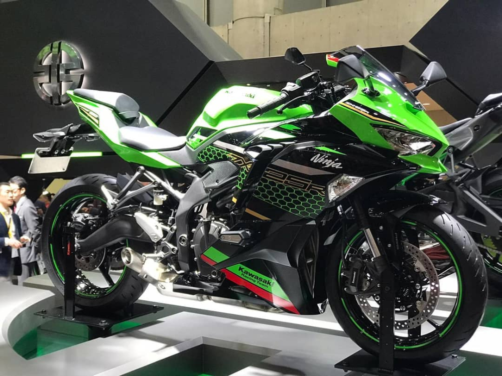 Hoãn ngày ra mắt chính thức trên thị trường cho Kawasaki Ninja ZX-25R