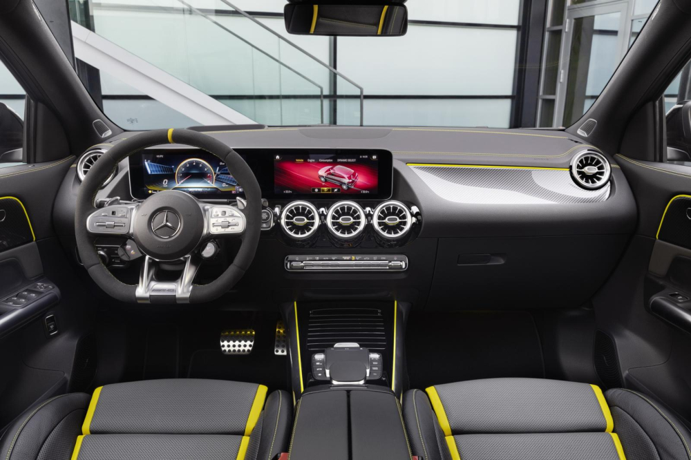 Nội thất xe Mercedes-AMG GLA 45 2021
