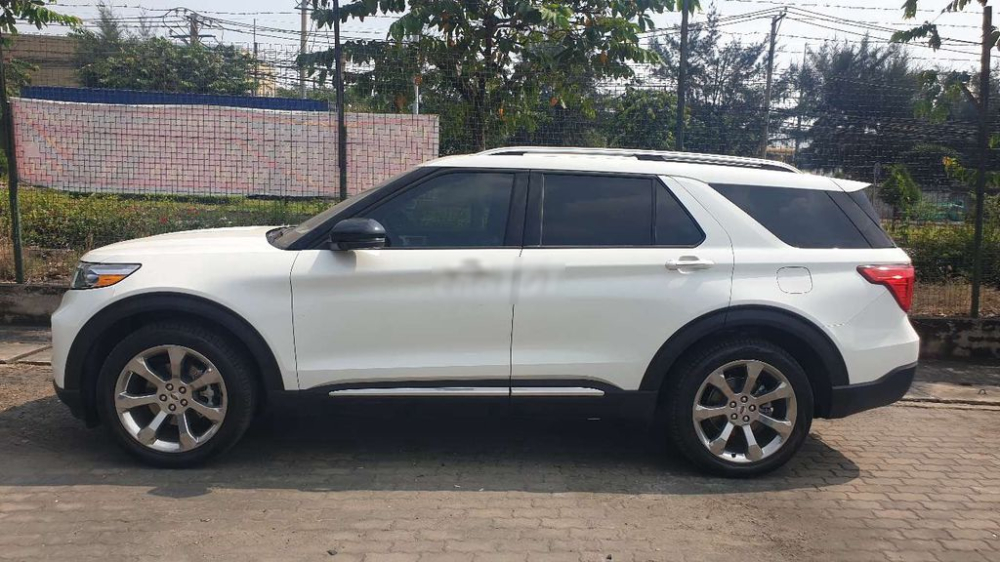 Phần đu&ocirc;i của xe d&agrave;y hơn