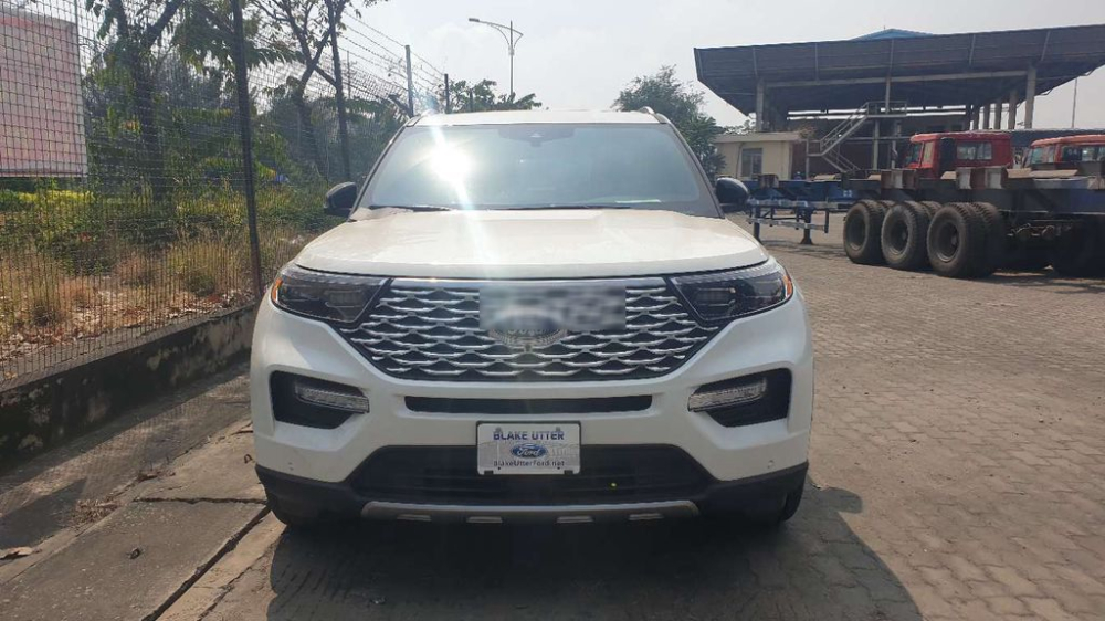 Ford Explorer 2020 nhập khẩu về Việt Nam qua đường tiểu ngạch được ch&agrave;o b&aacute;n với gi&aacute; 4,4 tỷ đồng