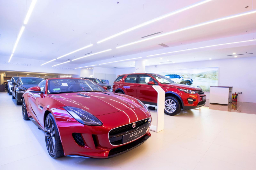Showroom của Jaguar Land Rover Việt Nam đặt tại trung tâm thương mại Crescent Mall, TP. Hồ Chí Minh đã chính thức đi vào hoạt động Showroom của Jaguar Land Rover Việt Nam đặt tại trung tâm thương mại Crescent Mall, TP. Hồ Chí Minh đã chính thức đi vào hoạt động