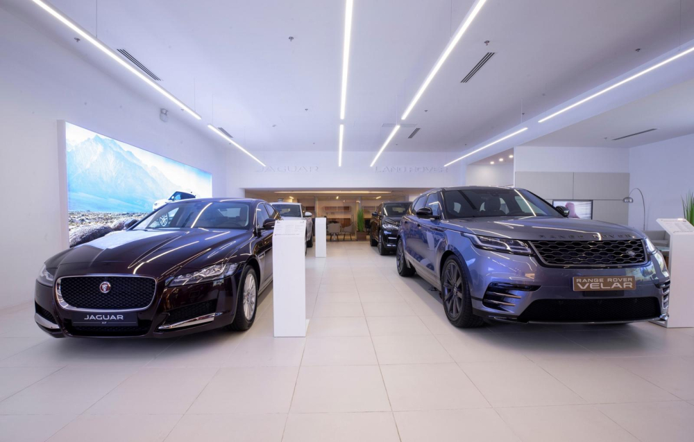 Showroom mới của Jaguar Land Rover Việt Nam trưng bày các mẫu ô tô đình đám nhất của 2 thương hiệu tại Việt Nam Showroom mới của Jaguar Land Rover Việt Nam trưng bày các mẫu ô tô đình đám nhất của 2 thương hiệu tại Việt Nam