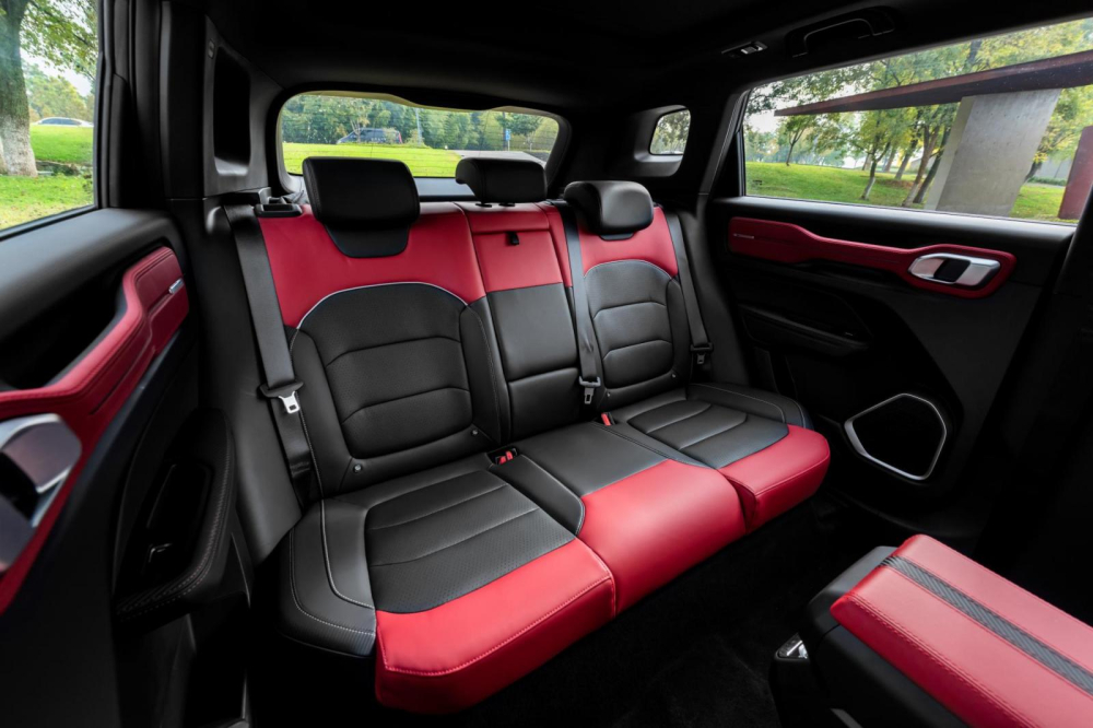 H&agrave;ng ghế sau của Geely Icon 2020