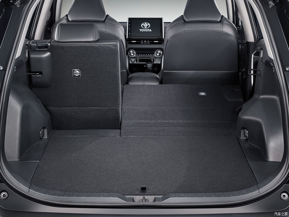 Khoang h&agrave;nh l&yacute; của Toyota Wildlander 2020