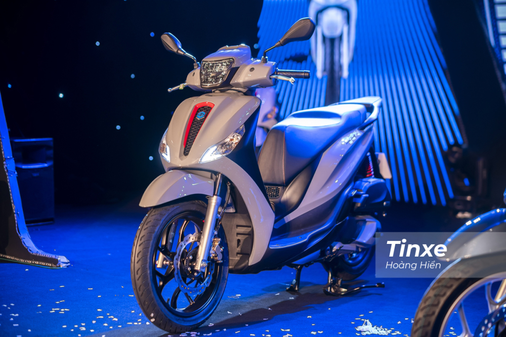 M&agrave;u x&aacute;m xi-măng vốn đang rất được nhiều người y&ecirc;u th&iacute;ch từ cuối năm 2019 lại tiếp tục được đưa l&ecirc;n Piaggio Medley ABS 2020.