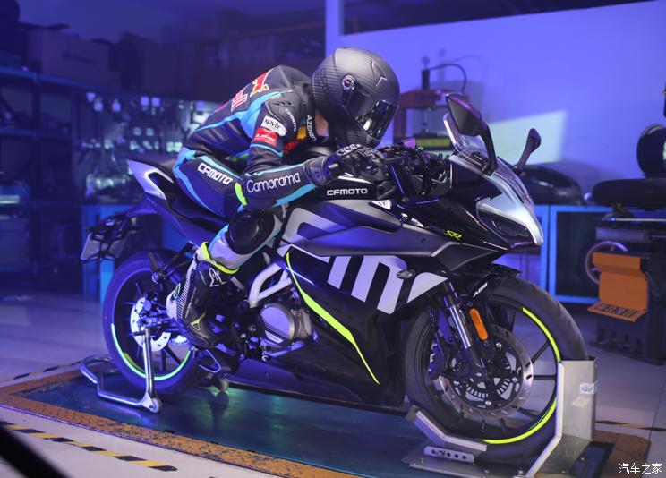CFMoto 250SR và CFMoto 300SR được giới thiệu tại Trung Quốc